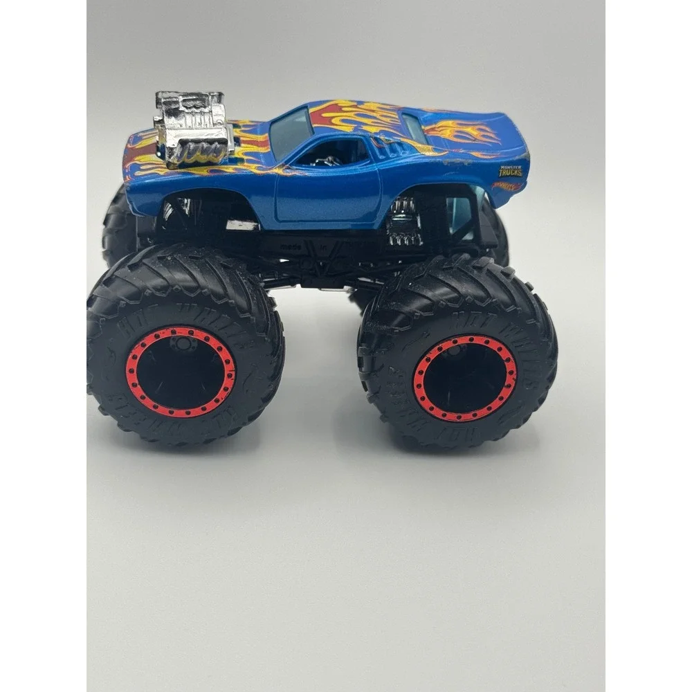 Mattel Hot Wheels‎ Monster Trucks Crash Legends 2021 Rodger Dodger Blue Flames